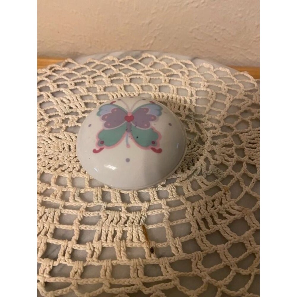 Vintage 1989 LVC Lillian Vernon Porcelain Butterfly Trinket Box